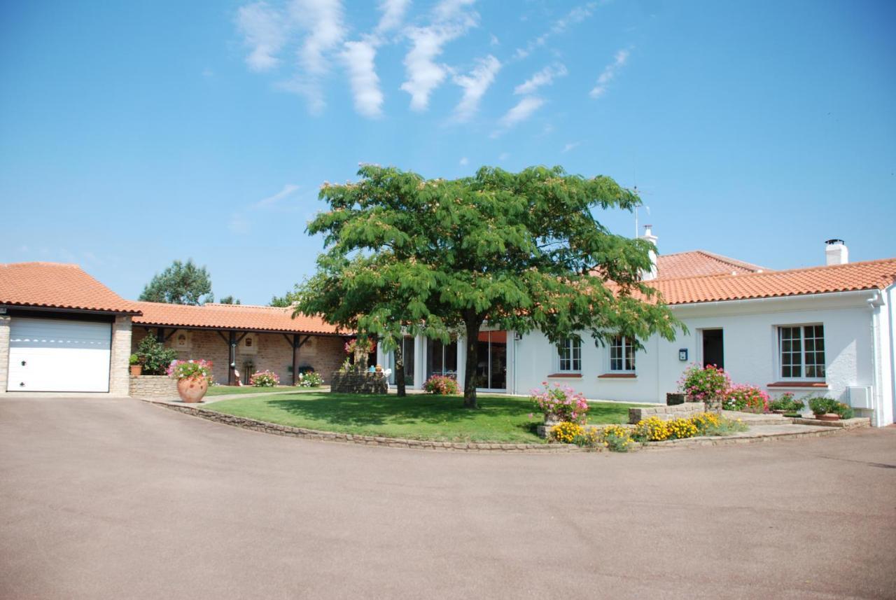 Chez Bernadou Hotel Machecoul Exterior photo